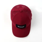 casquette trucker 6 panneaux en tissu fonctionnel avec ecusson tisse et perforation laser - View 16