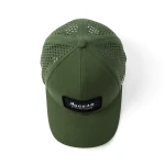 casquette trucker 6 panneaux en tissu fonctionnel avec ecusson tisse et perforation laser - View 18