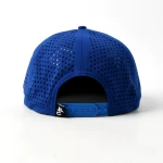 casquette trucker 6 panneaux en tissu fonctionnel avec patch en caoutchouc et perforation laser - View 13