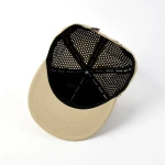 casquette trucker 6 panneaux en tissu fonctionnel avec patch en caoutchouc et perforation laser - View 26