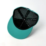 casquette trucker 6 panneaux en tissu fonctionnel avec patch en caoutchouc et perforation laser - View 28