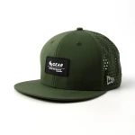 casquette trucker 6 panneaux en tissu fonctionnel avec patch en caoutchouc et perforation laser - View 3