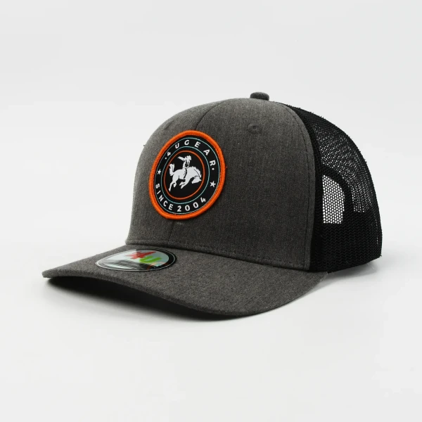 casquette trucker 6 panneaux en coton avec ecusson tisse et broderie de bordure - Premium OEM headwear detail