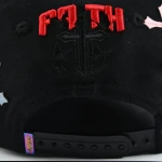 gorra de beisbol de 5 paneles de algodon con Flat Embroidery y bordado aplicado - View 3